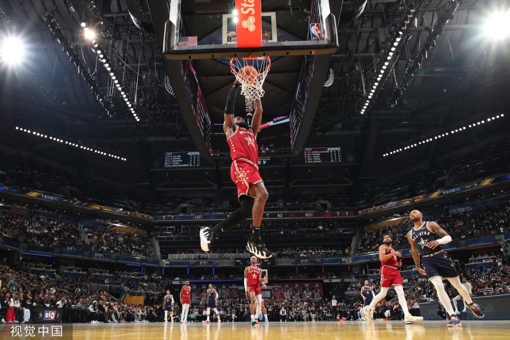 这位年轻的 这位年轻的