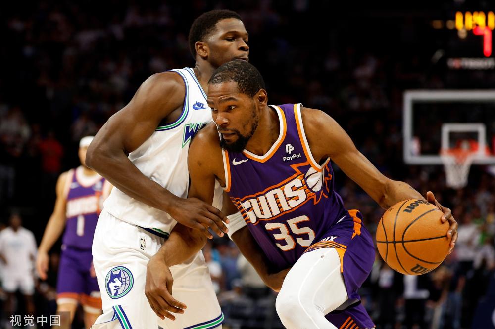 詹姆斯得以 詹姆斯得以